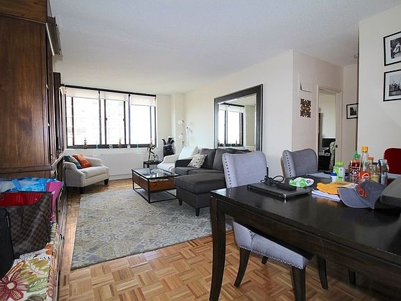 3rd image of 215 E 95th St APT 25C