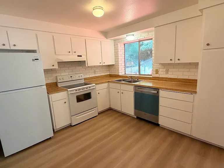 5801 143rd St SW — Photo 6