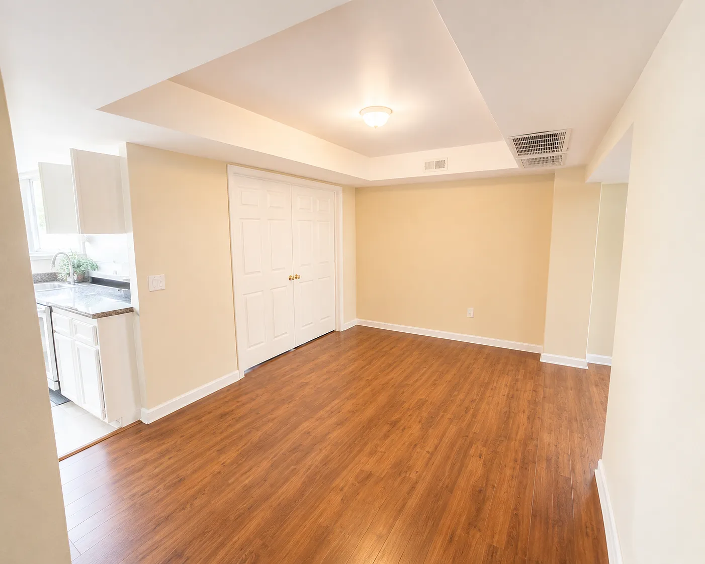 3 bed, 2.5 bath, 1719 sqft, $5,450 — Photo 1