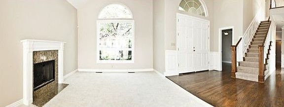2nd image of 917 Surrey Trace Dr SE