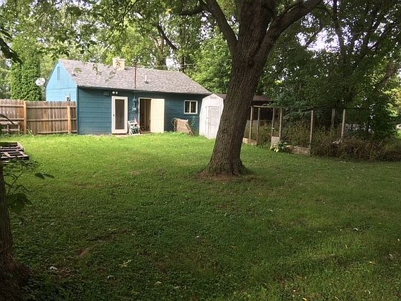4th image of 1223 Warwick Dr