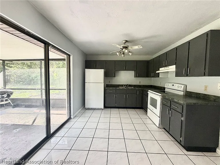 3824 Citroen Dr — Photo 12