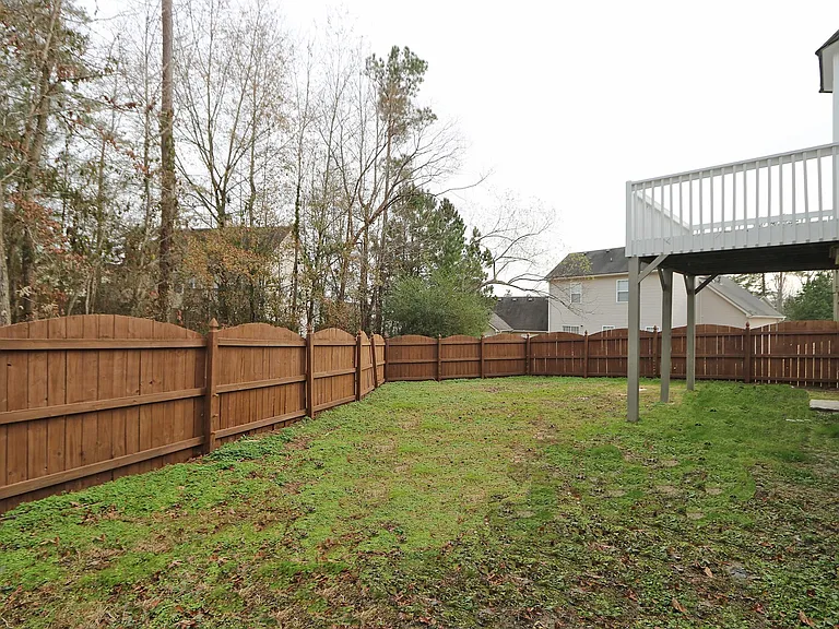 102 Providence Dr — Photo 24