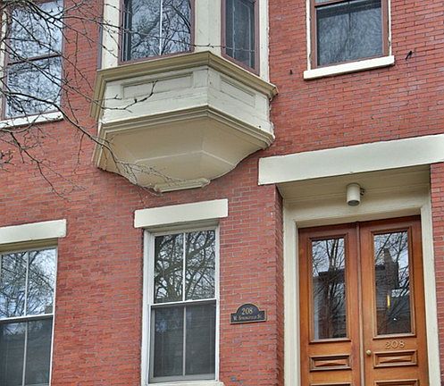 5th image of 208 W Springfield St APT 3