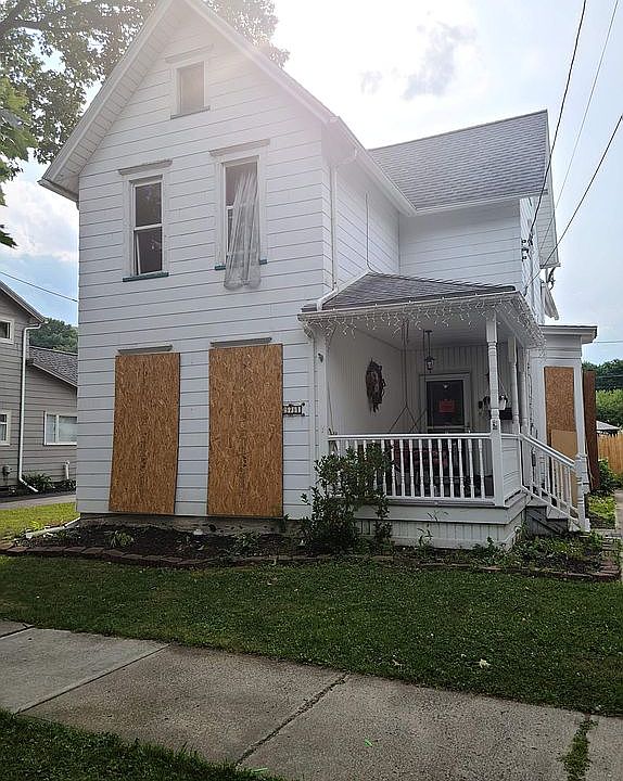 1st image of 271 Grand St