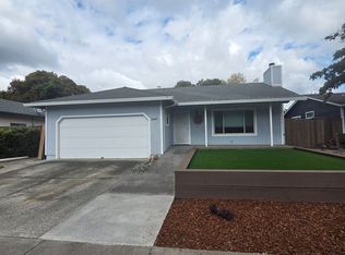 2445 Gads Hill St, Santa Rosa, CA 95401