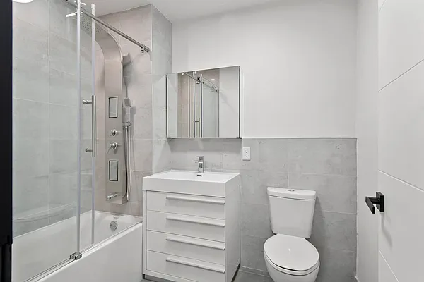 Rented by 5 Boro Realty Corp | media 9