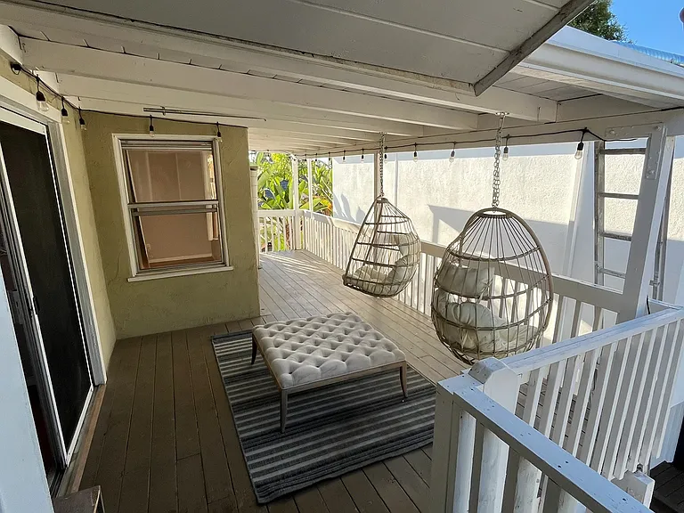 1818 Carmelina Dr — Photo 3
