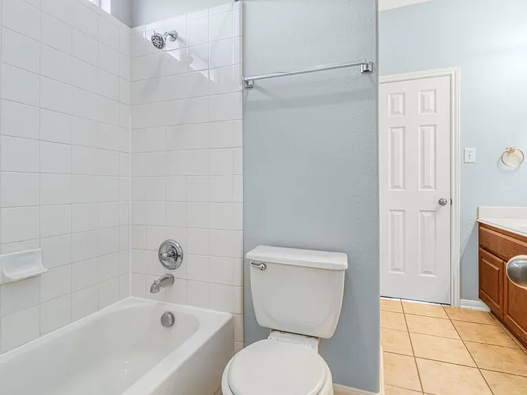 9116 Pedernales Rio — Photo 36