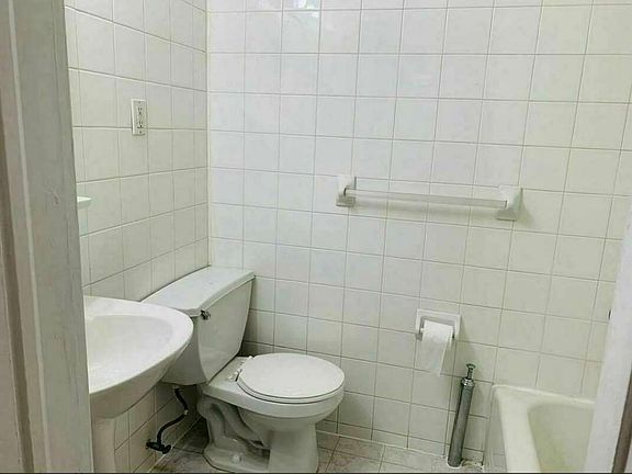 4th image of 374 7th St #2F
