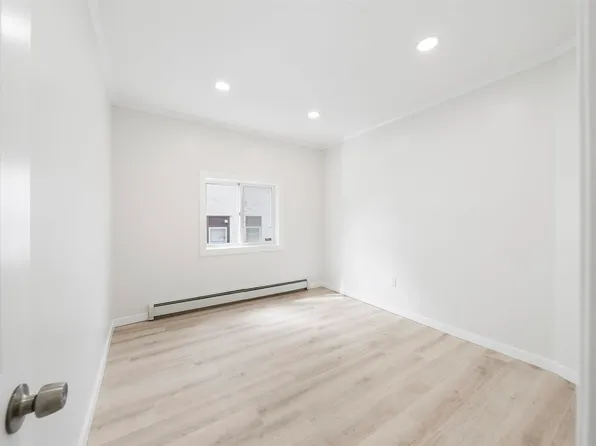 600 67th Street image 11 of 29