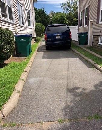 2nd image of 31 E Park Ave