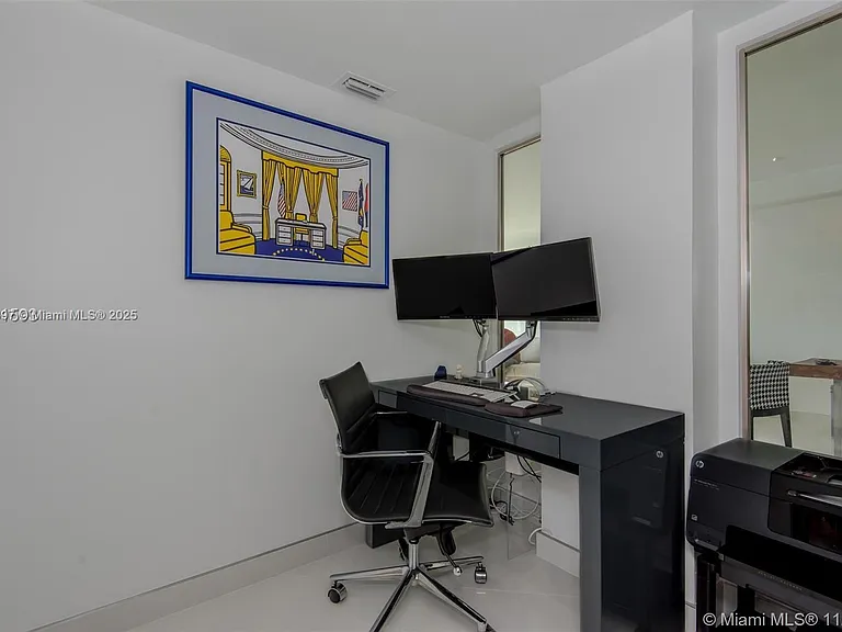 19390 Collins Ave #1121 — Photo 26