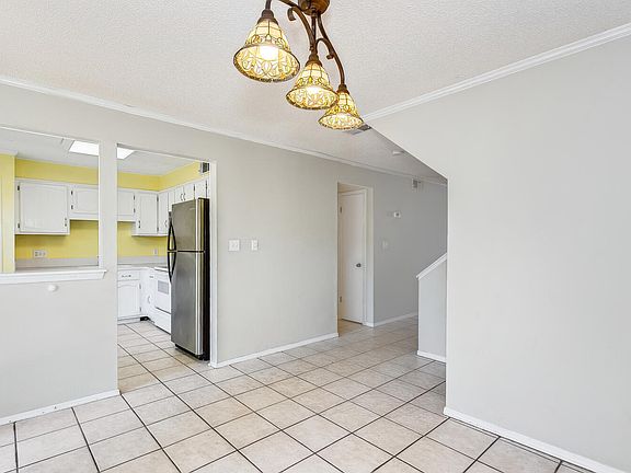 2nd image of 4606 Lennox Pl