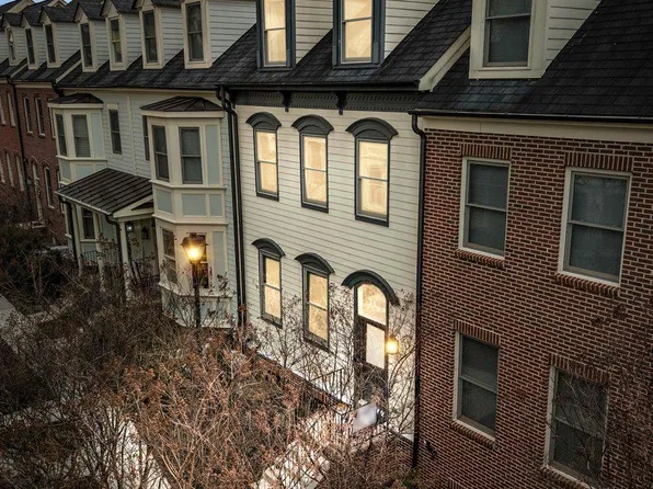 34 Maxwell Sq, Frederick, MD 21701