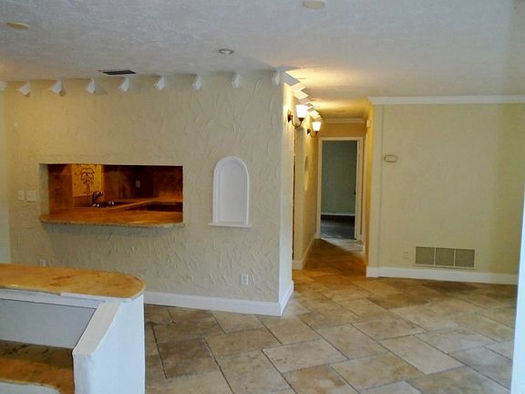 4th image of 18 Coquina Blvd