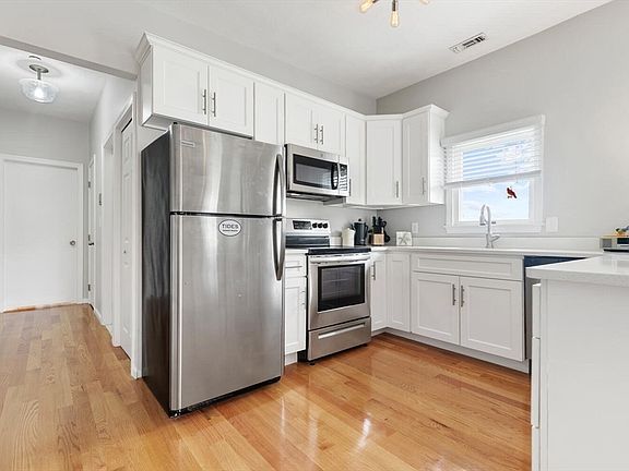 4th image of 162 Willow Rd APT 11