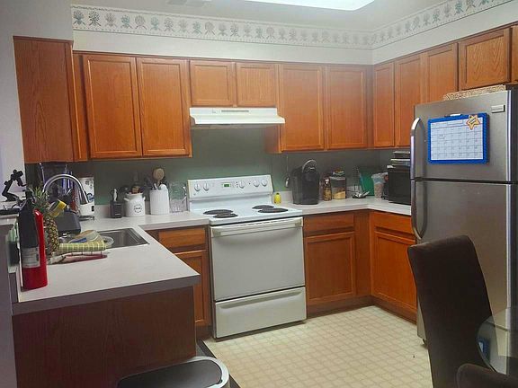 2nd image of 5086 Stapleton Ter