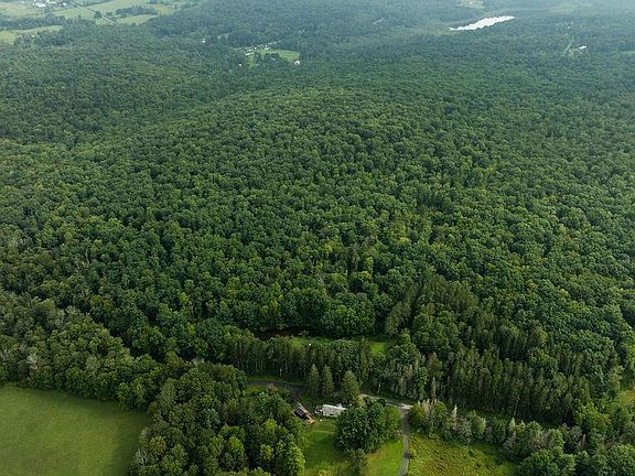 3rd image of 632 New Turnpike Road