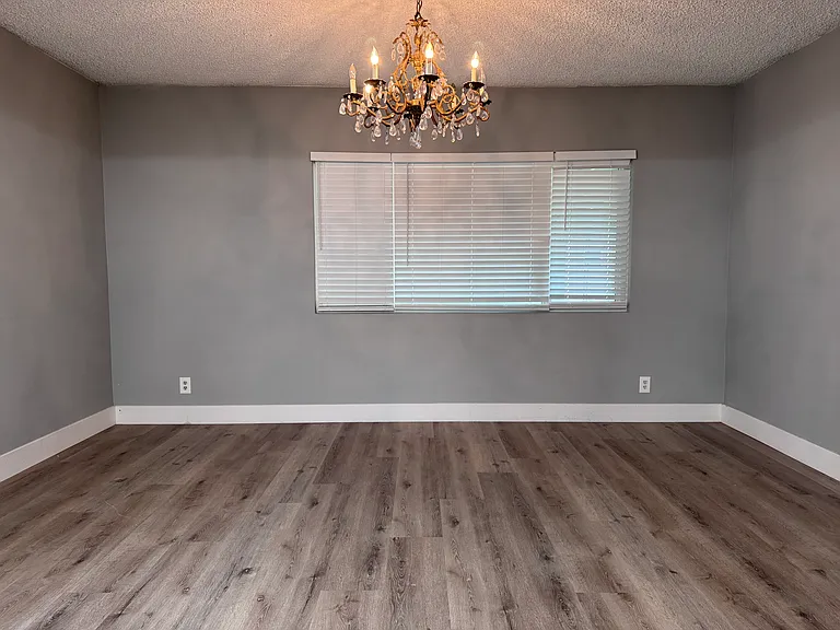 515 N Moore Ave #1/2 — Photo 8