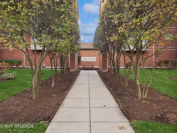 27 E Hattendorf Ave Unit 415, Roselle, IL 60172