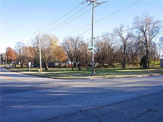2nd image of Grandview Rd