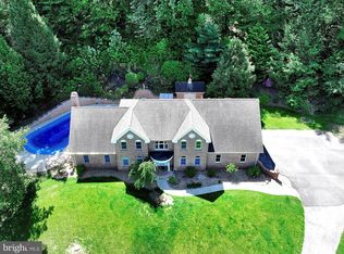 818 Green Hills Rd, Birdsboro, PA 19508