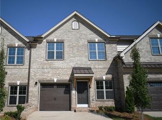 1038 Beechcraft Dr, Mebane, NC 27302