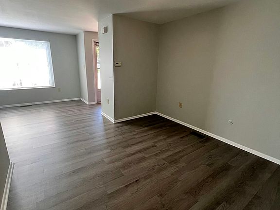 5th image of 206 N Main St APT B