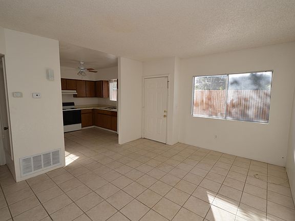 4th image of 4114 E Flower St