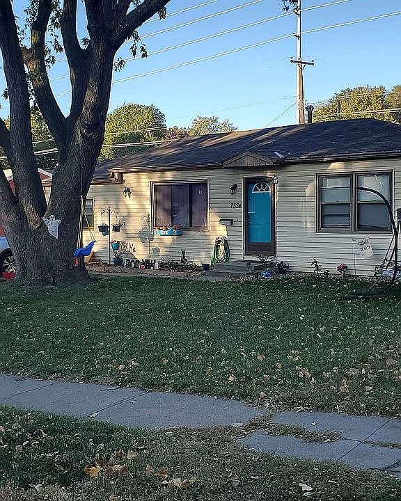 1st image of 7324 S 71st Ave
