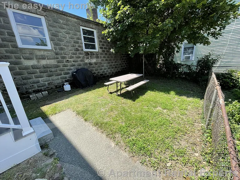 14 Bond St #1 — Photo 7