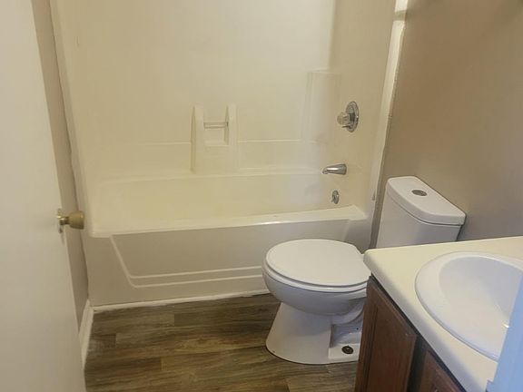 4th image of 5335 Blue Oak Dr #1