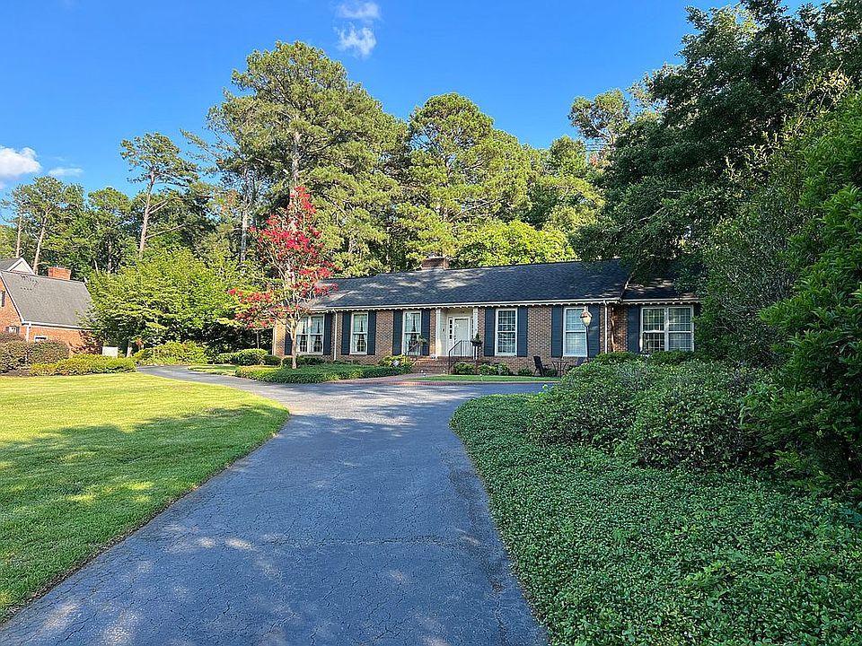 2nd image of 124 Amherst Dr