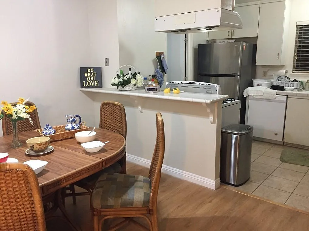 4 bed, 1450 sqft, $3,300 — Photo 3