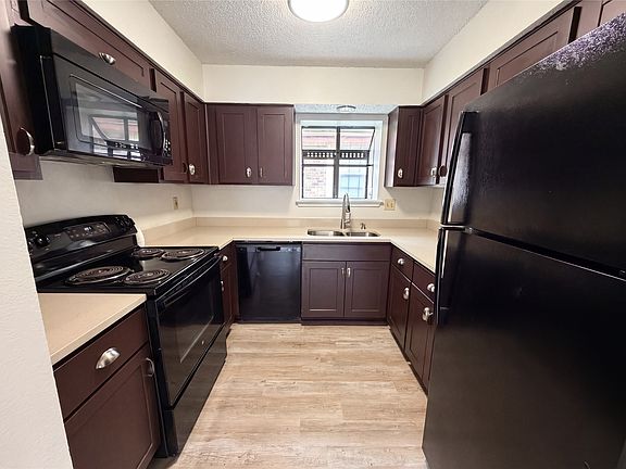 2nd image of 1502 Allen Dr