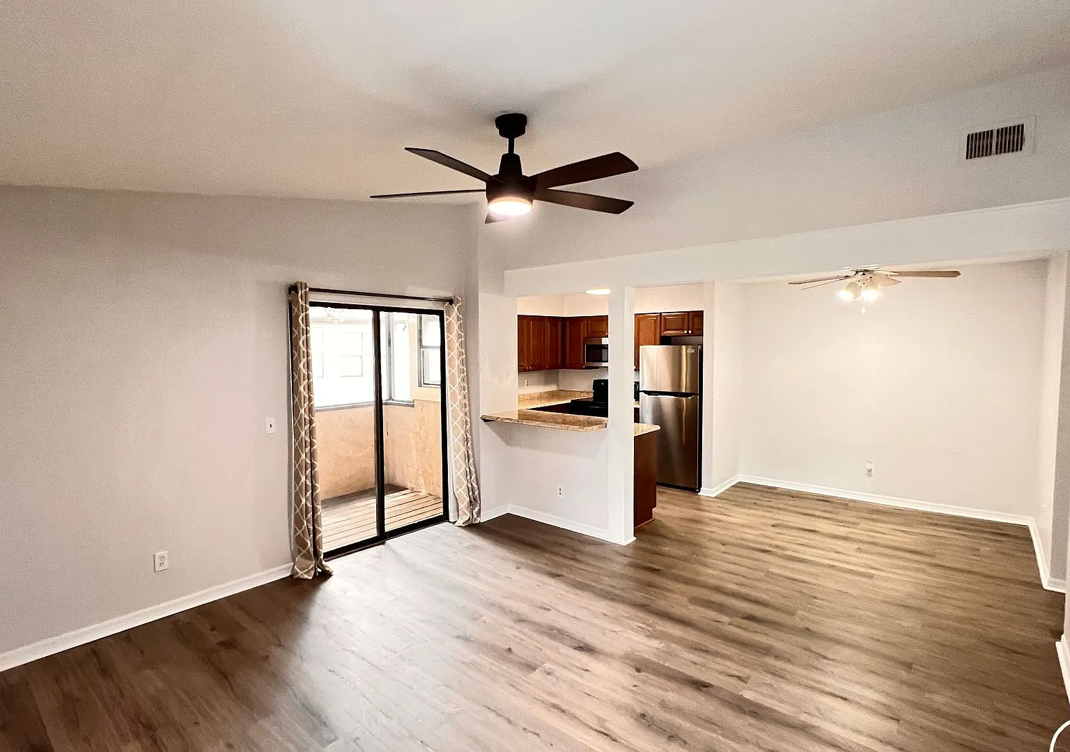 Convenient Winter Park Spacious 2-bedroom, 2-bath condo Condo Near Full Sail Washer & Dryer Inclu... — Photo 4