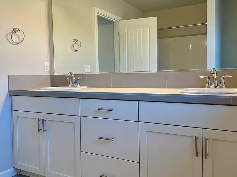 7170 SE Sarah Dr — Photo 4