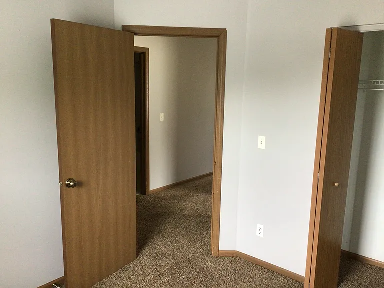 13843 S Petersburg Dr — Photo 26