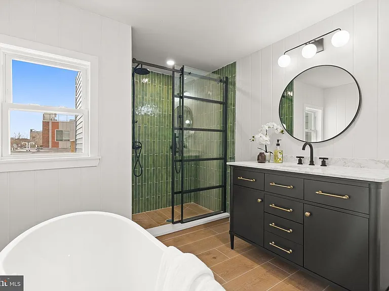 2308 Christian St — Photo 28