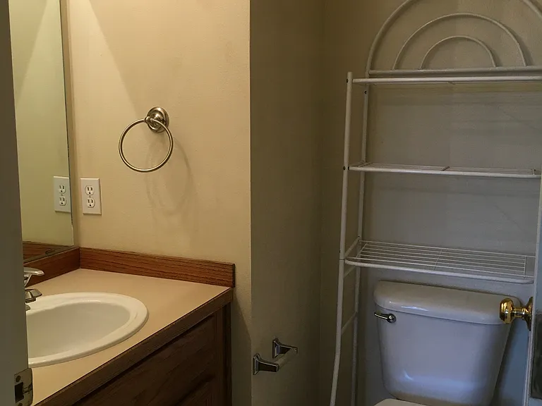 1989 NE Zachary Ct #2 — Photo 11
