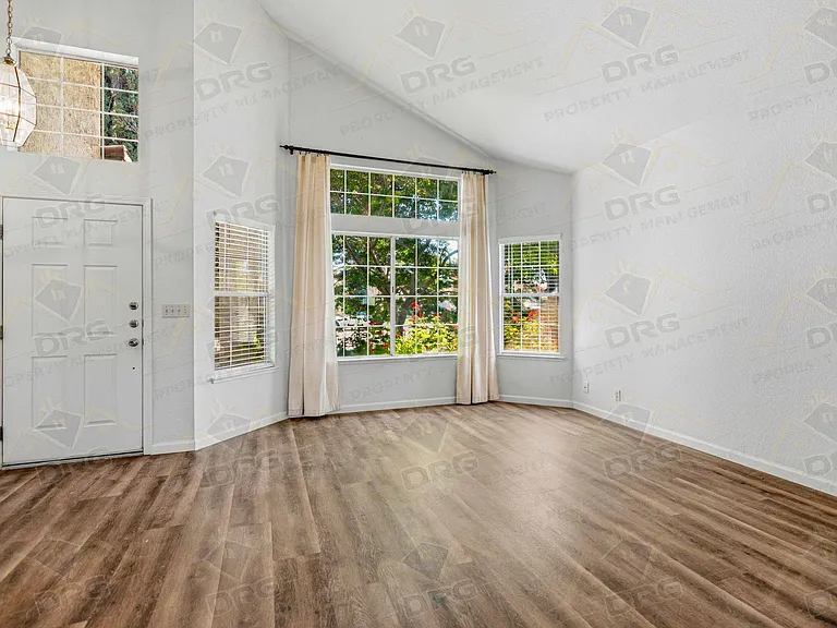 2101 Finley Ct — Photo 4
