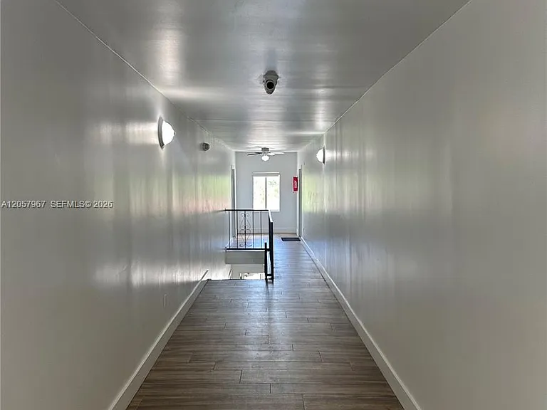 2500 NE 192nd St #6 — Photo 4