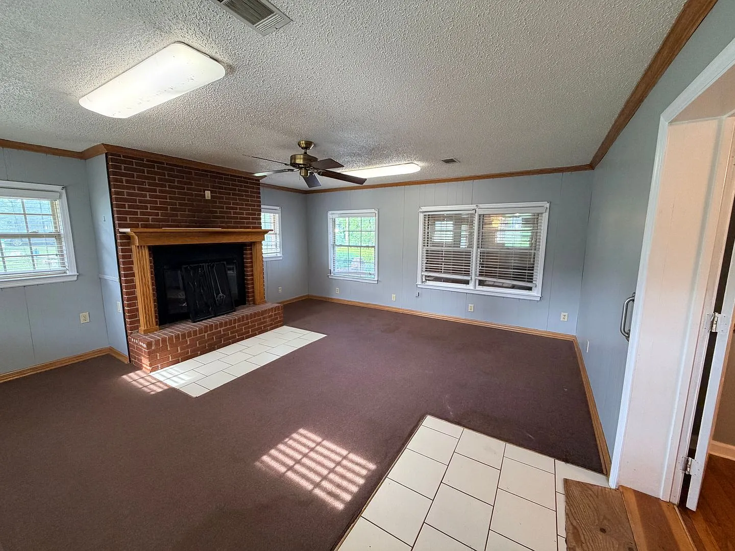 Spacious 4BR Family Home Bath Home in Valdosta — Photo 4