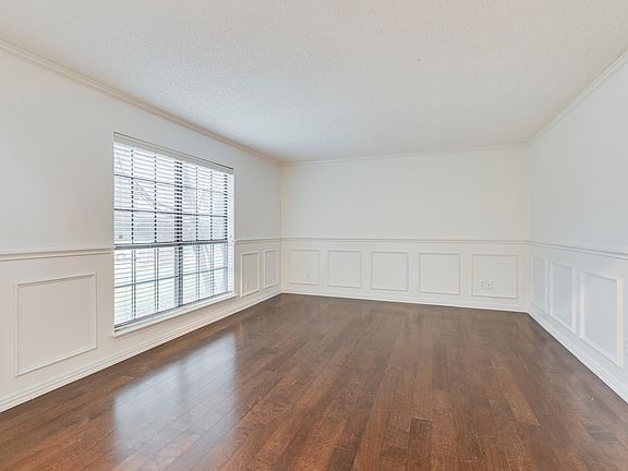 5th image of 3800 Parkmont Dr