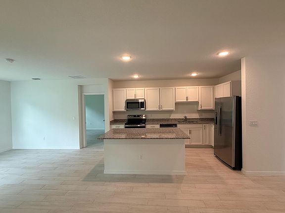 2nd image of 5025 Armina Pl