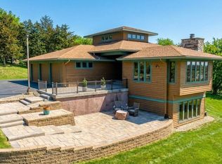 N8081 Springer Rd, Lake Mills, WI 53551