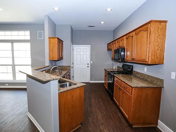 4th image of 2172 Bentwood Dr