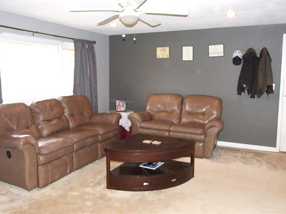 3rd image of 4760 Delba Dr