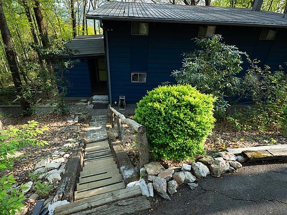 2nd image of 311 Dogwood Trl